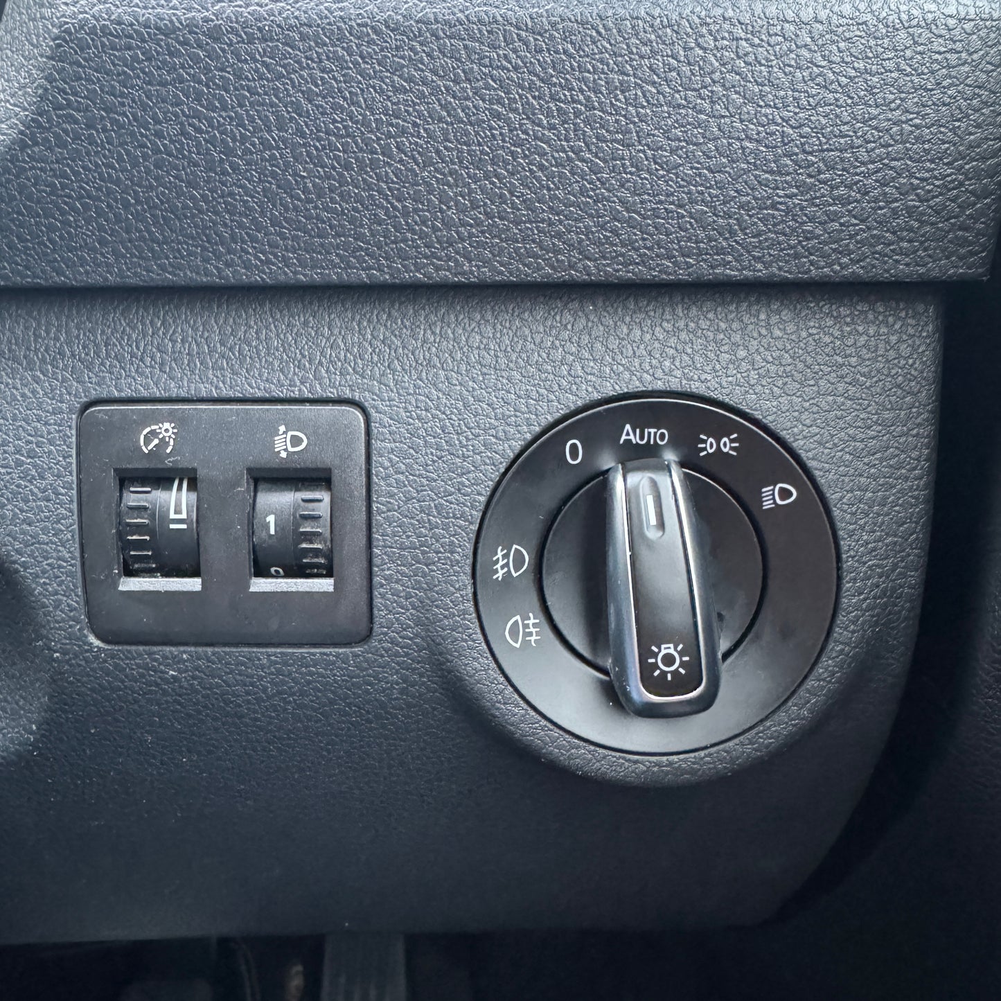 Auto Headlight Switch & Light Sensor Kit for VW Caddy mk3/4 – Plug & Play Upgrade